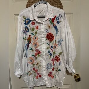 Johnny Was Marissa Relaxed Oversized Floral Embroidered Shirt size L/XL like new